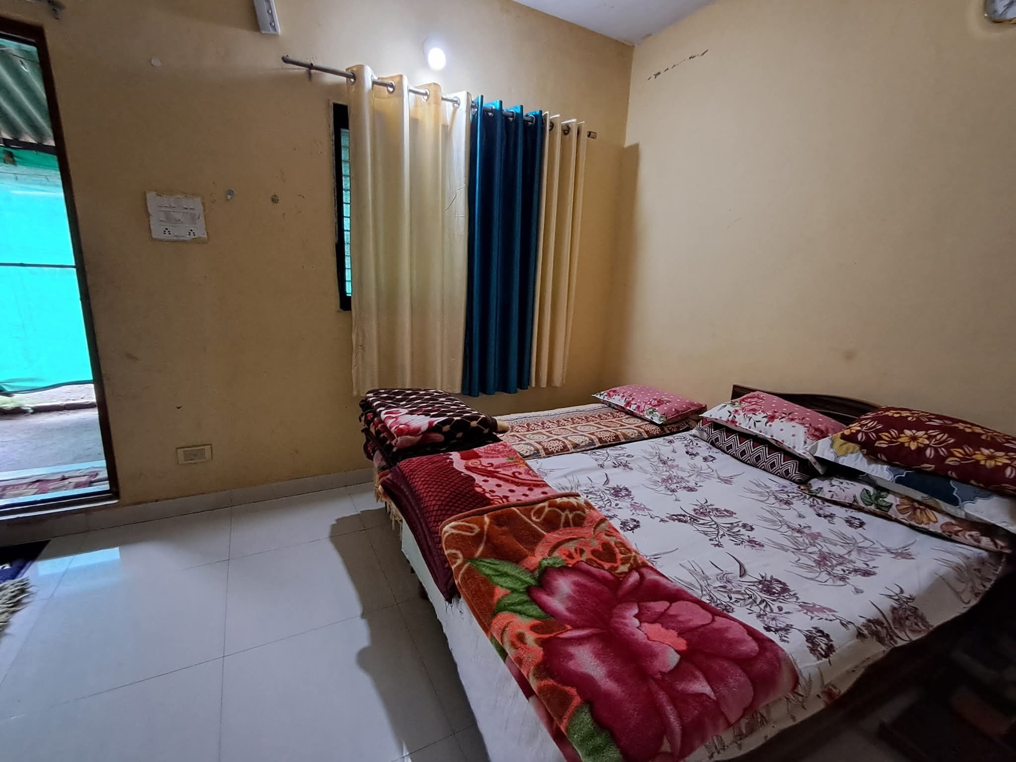 रूम स्टे